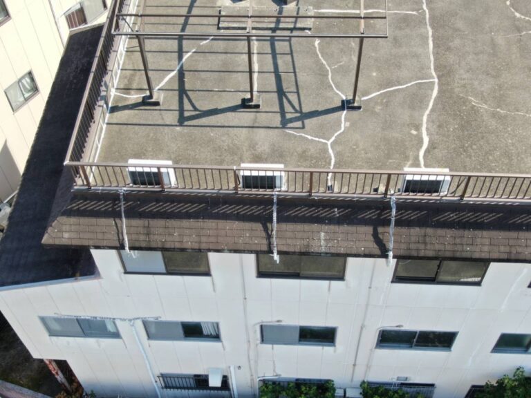 屋根工事にドローンを