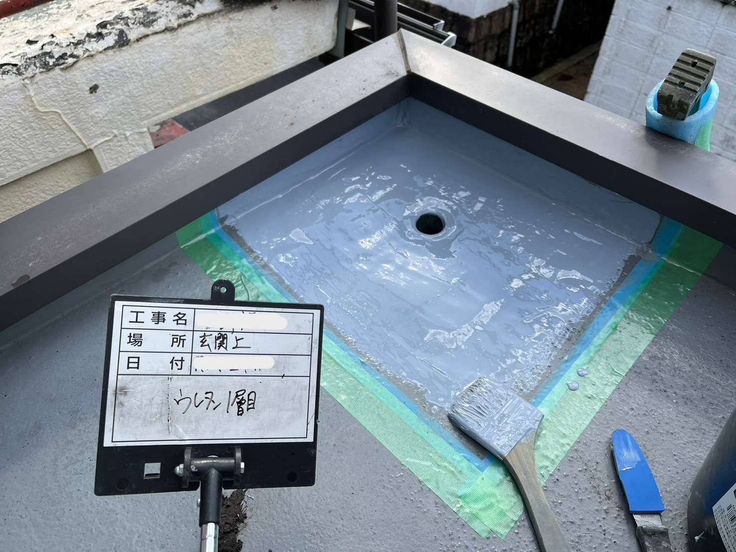 雨漏り修理 排水ドレン部のウレタン防水と改修ドレンで補強 工事写真