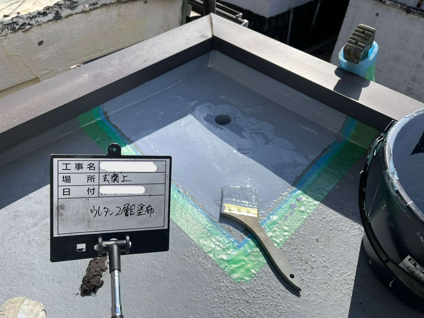 雨漏り修理 排水ドレン部のウレタン防水と改修ドレンで補強 工事写真