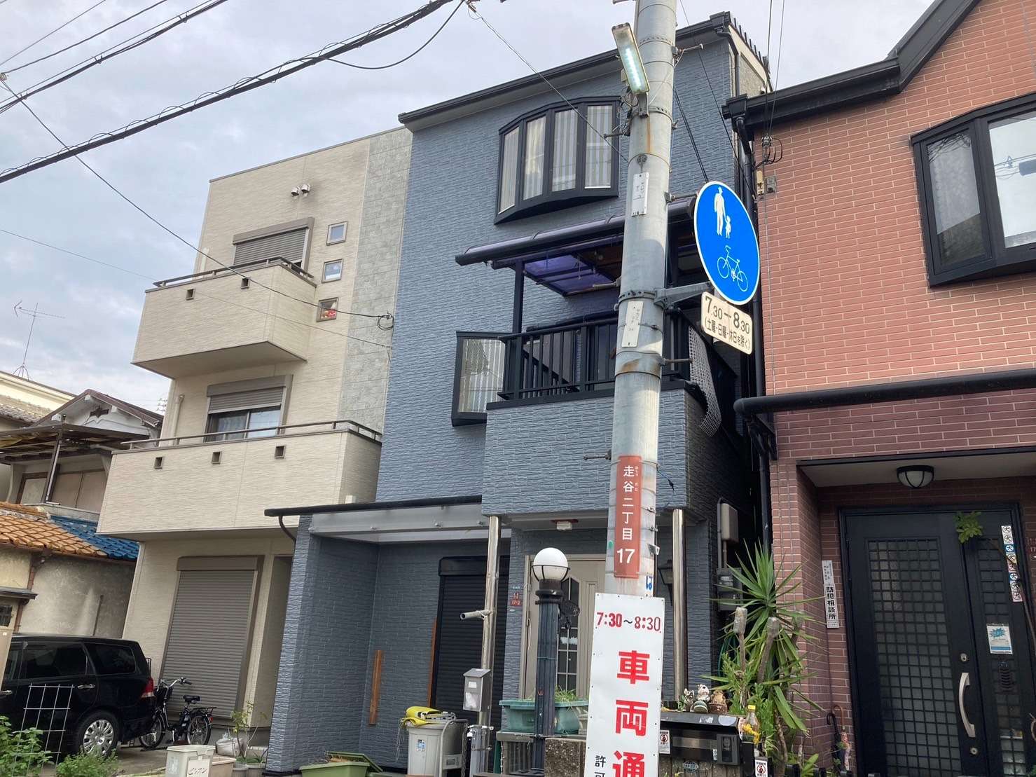 枚方市の施工事例 外壁塗装とルーフバルコニーのウレタン防水