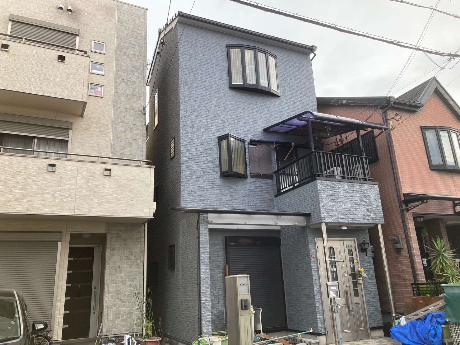 枚方市の施工事例 外壁塗装とルーフバルコニーのウレタン防水 施工前